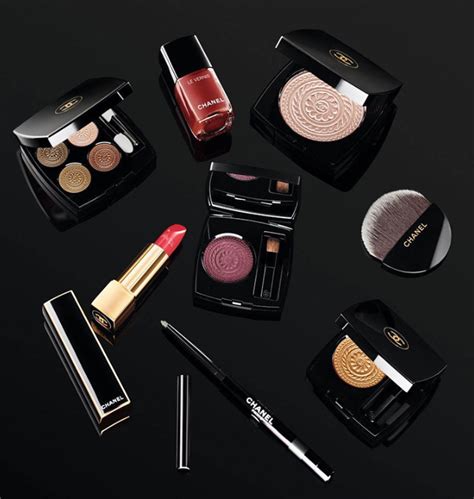 chanel holiday christmas 2019 makeup collection release date|Chanel Holiday 2019 Makeup Collection .